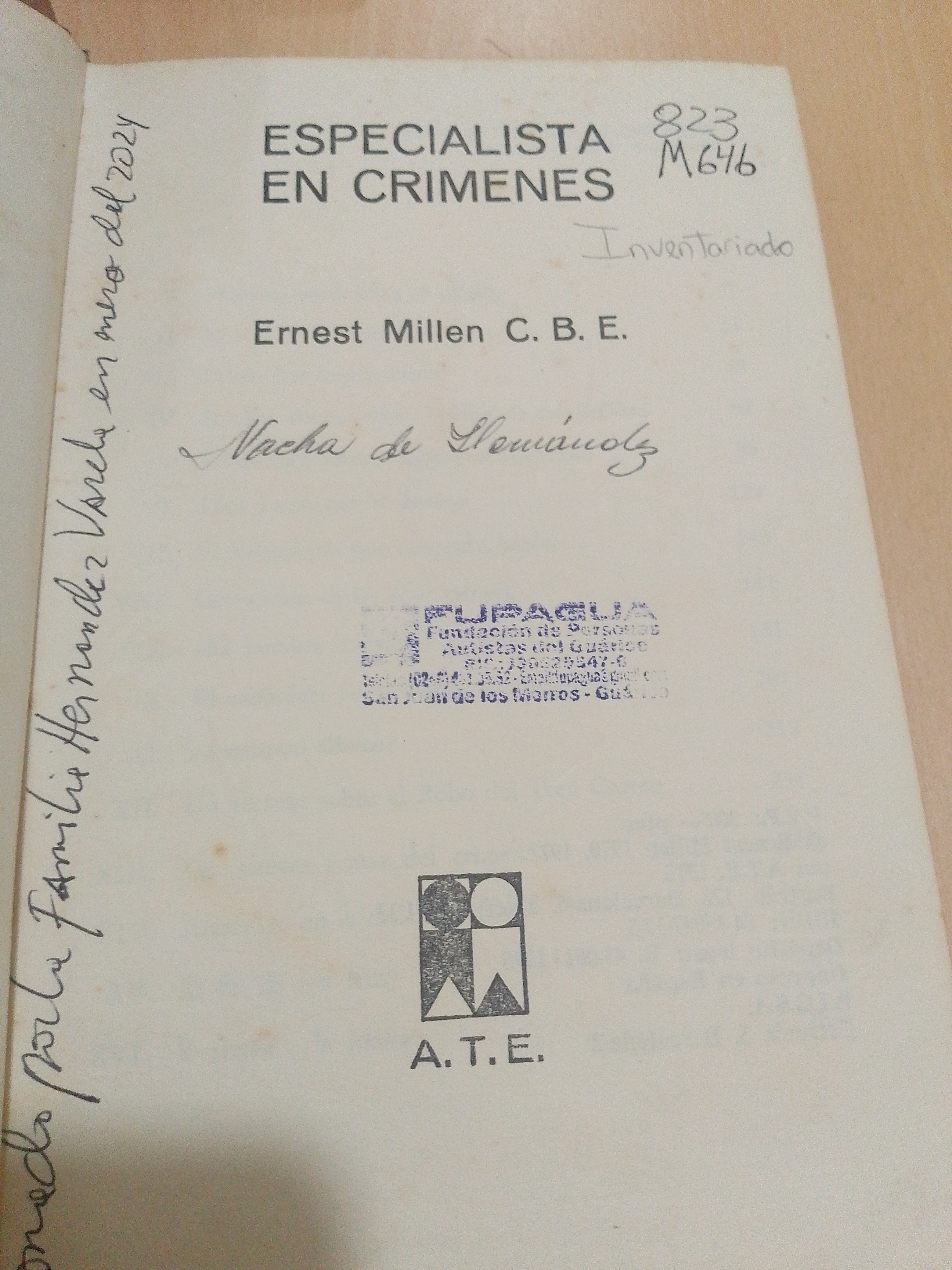 Portada de Especialista en crímenes