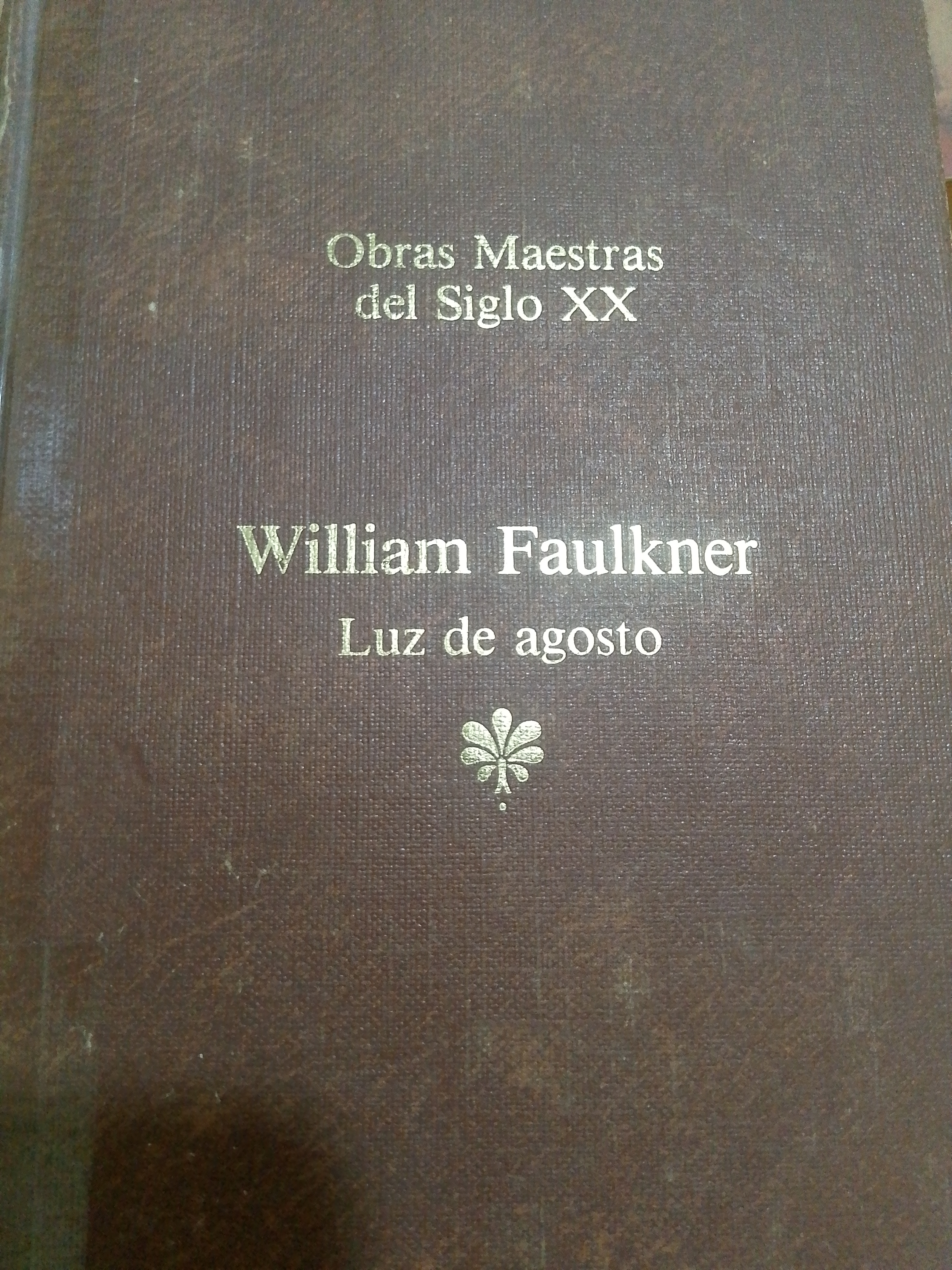 Portada de Luz de Agosto