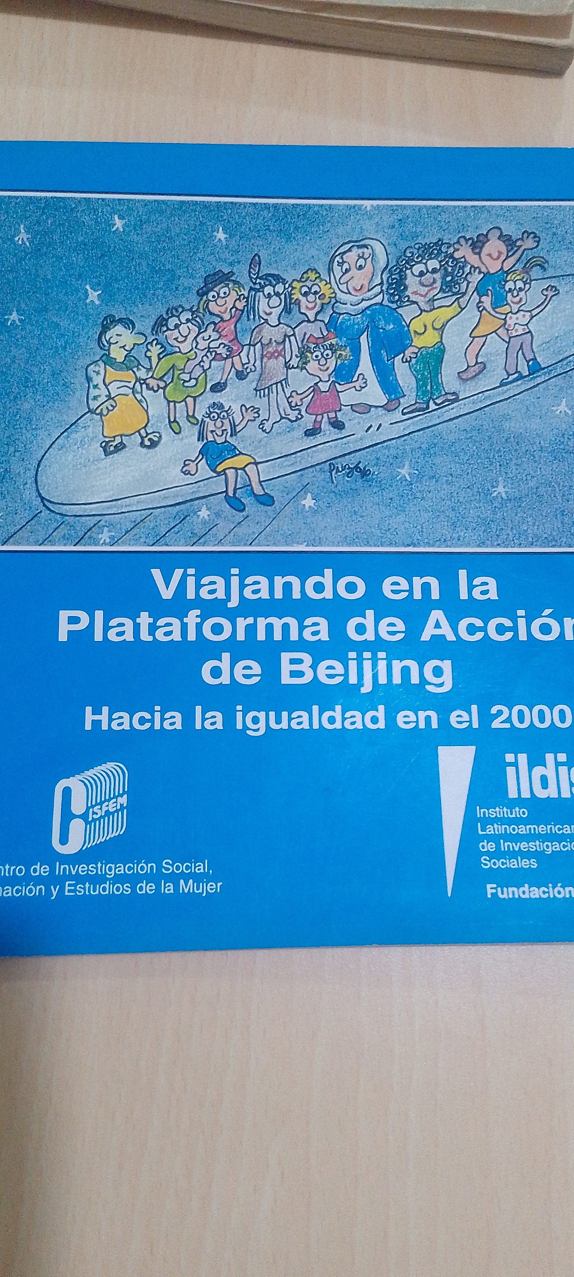 Portada de Viajando en la plataforma de acción de Beijing. Hacia la igualdad en el 2000